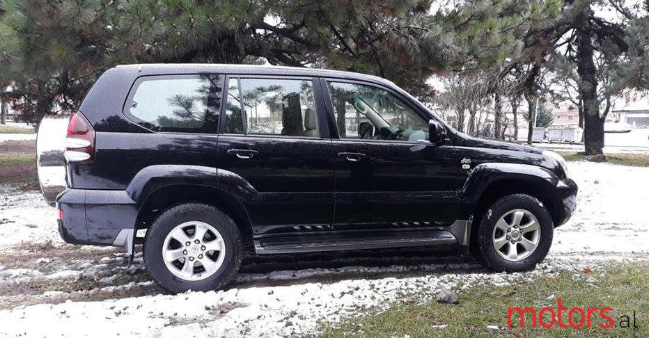 2004' Toyota Land Crusier photo #1