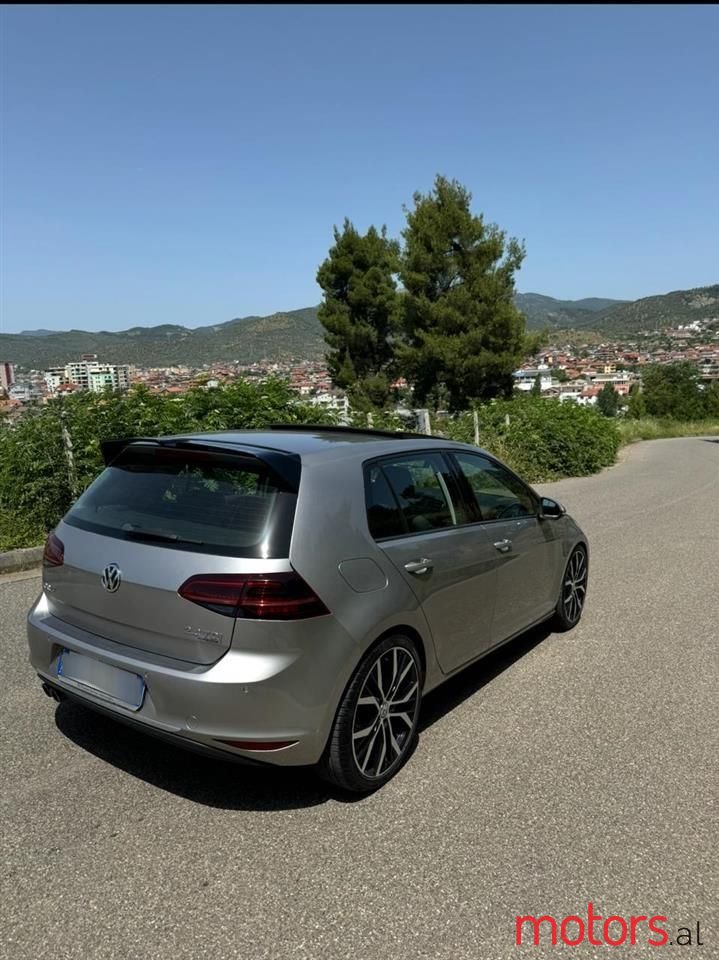 2014' Volkswagen Golf photo #2