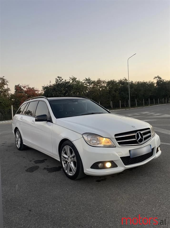 2013' Mercedes-Benz C 200 photo #1