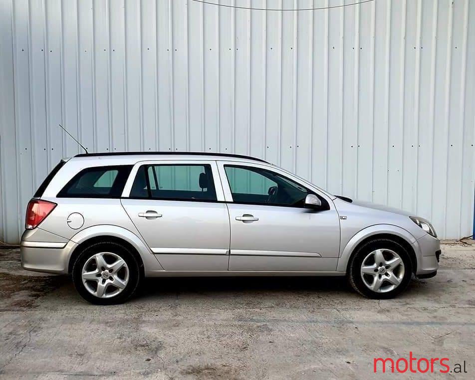 2007' Opel Astra photo #1