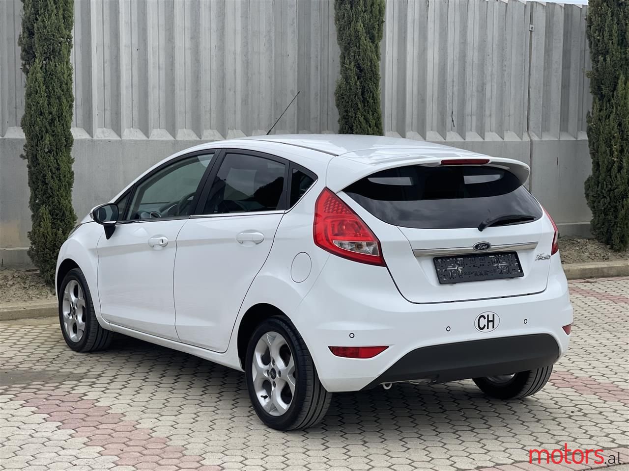 2010' Ford Fiesta photo #3