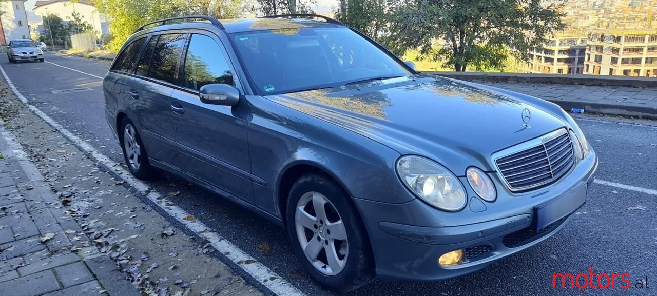 2005' Mercedes-Benz E 220 photo #3