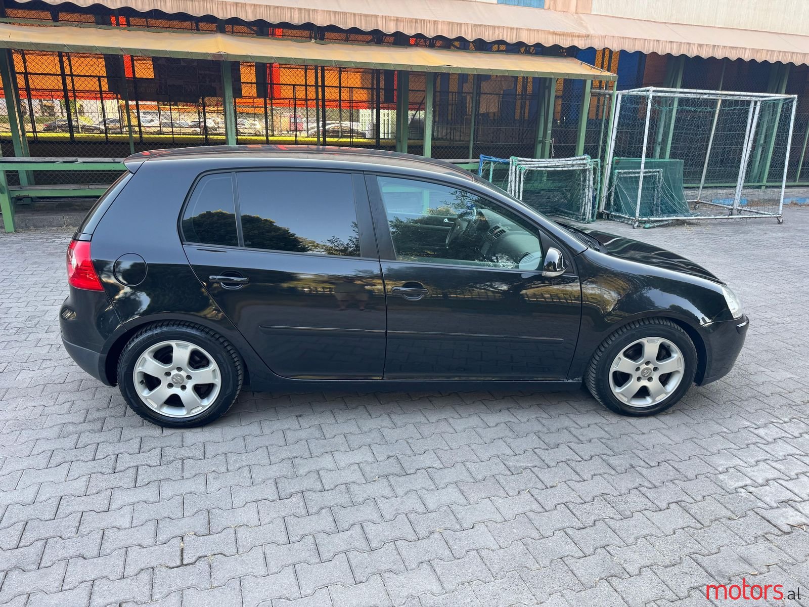 2005' Volkswagen Golf photo #3