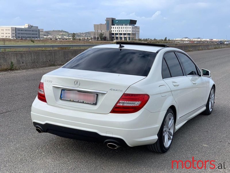 2012' Mercedes-Benz C 300 photo #4