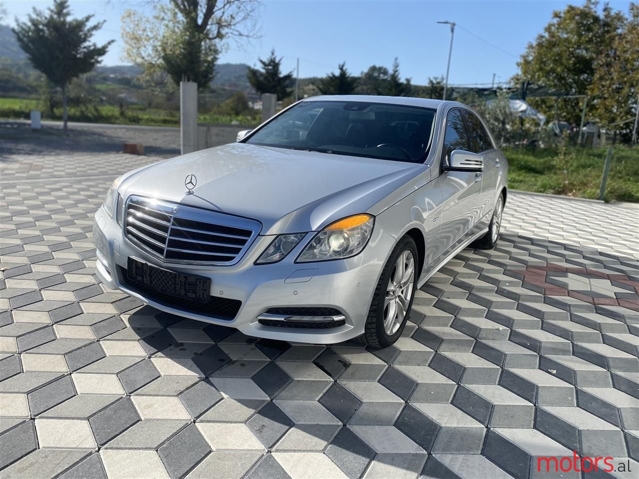 2011' Mercedes-Benz 200 photo #1