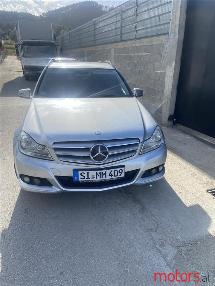 2013' Mercedes-Benz C 220 photo #3