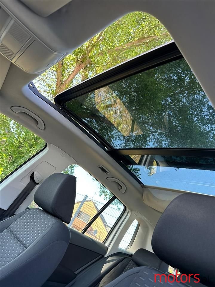 2008' Volkswagen Tiguan photo #5