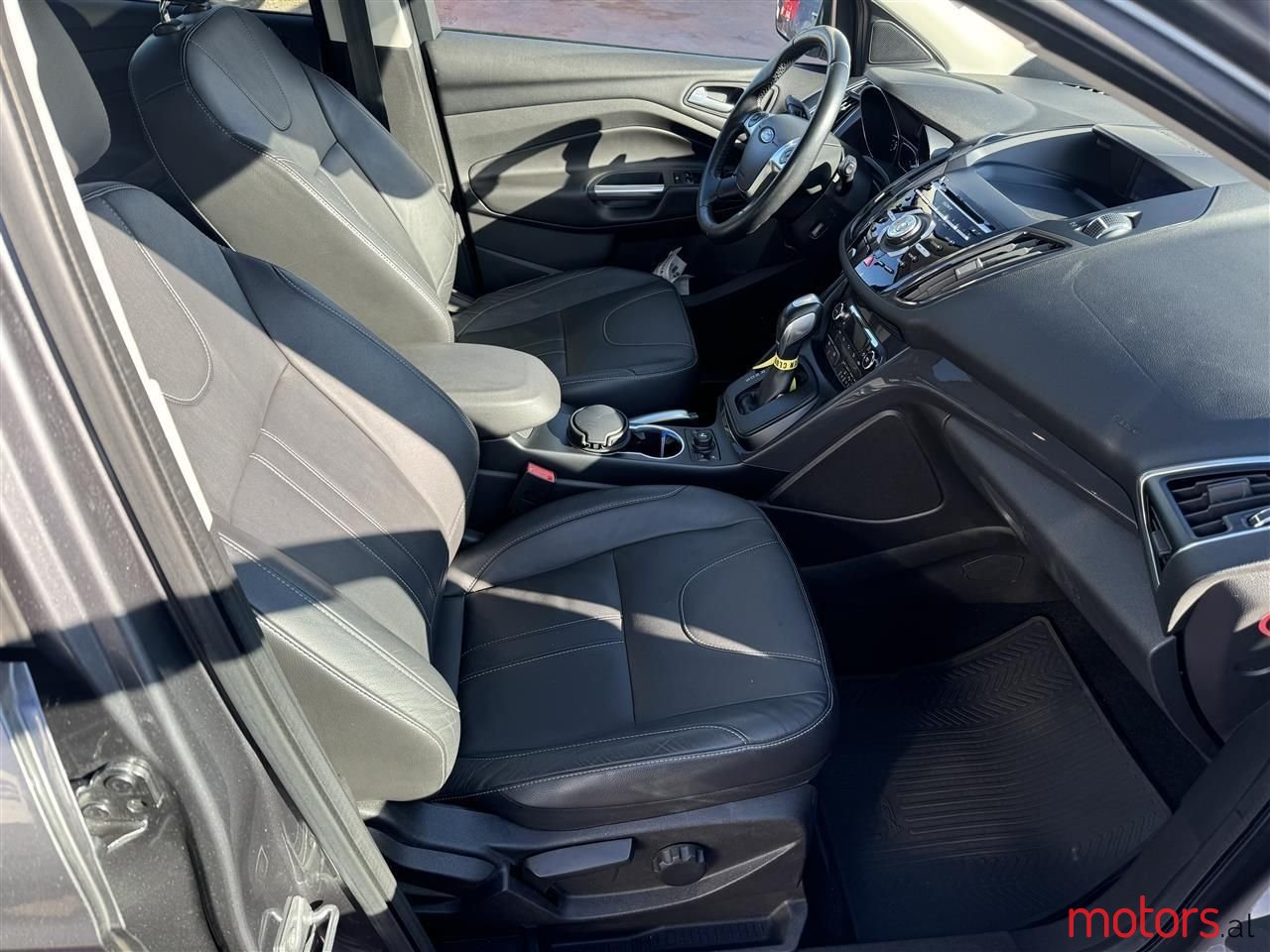 2014' Ford Kuga photo #3