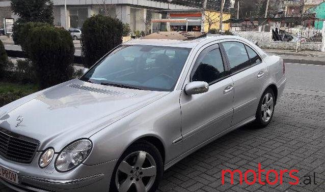 2003' Mercedes-Benz E-Class photo #3