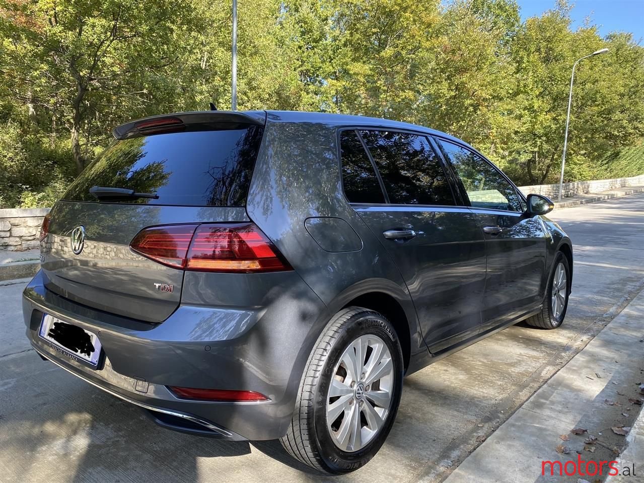 2017' Volkswagen Golf photo #4