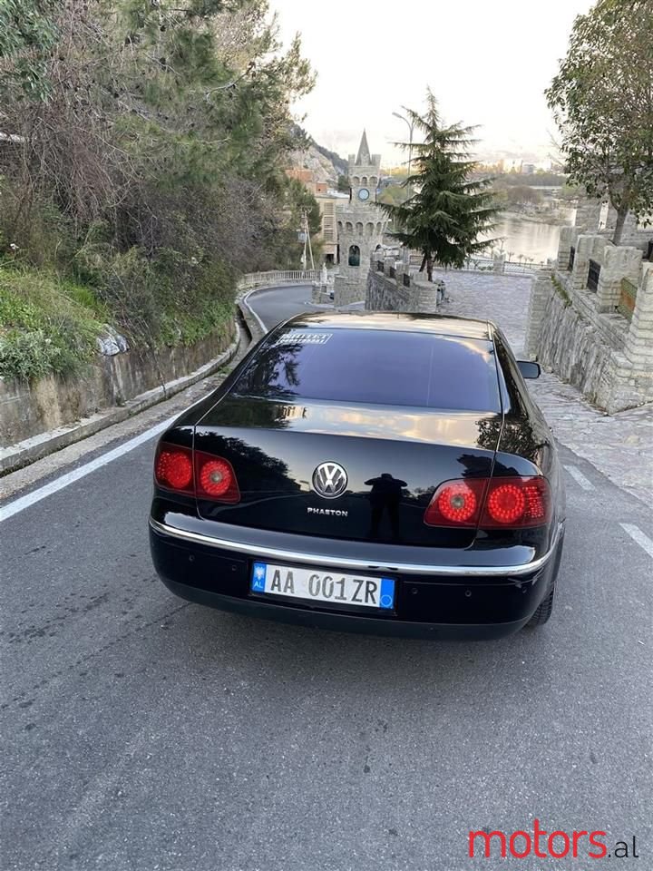 2005' Volkswagen Phaeton photo #3