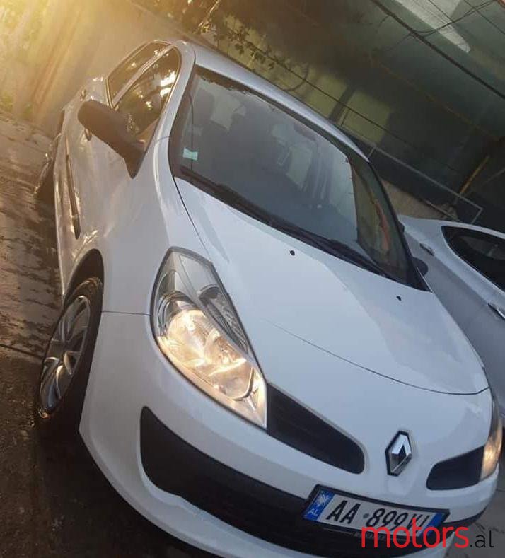 2008' Renault Clio photo #2