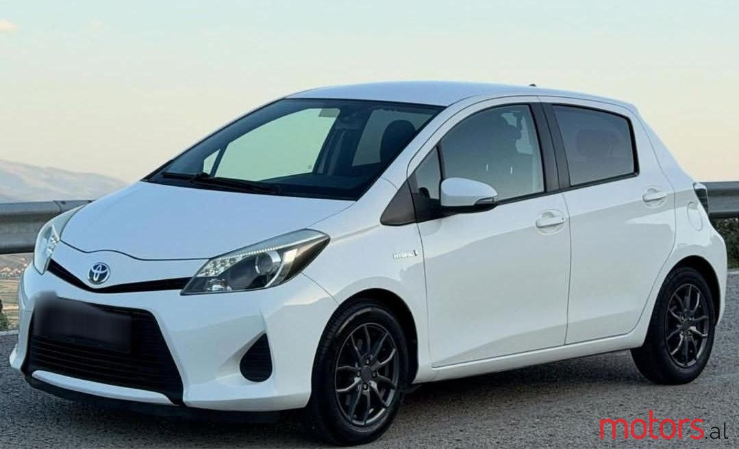 2013' Toyota Yaris photo #1