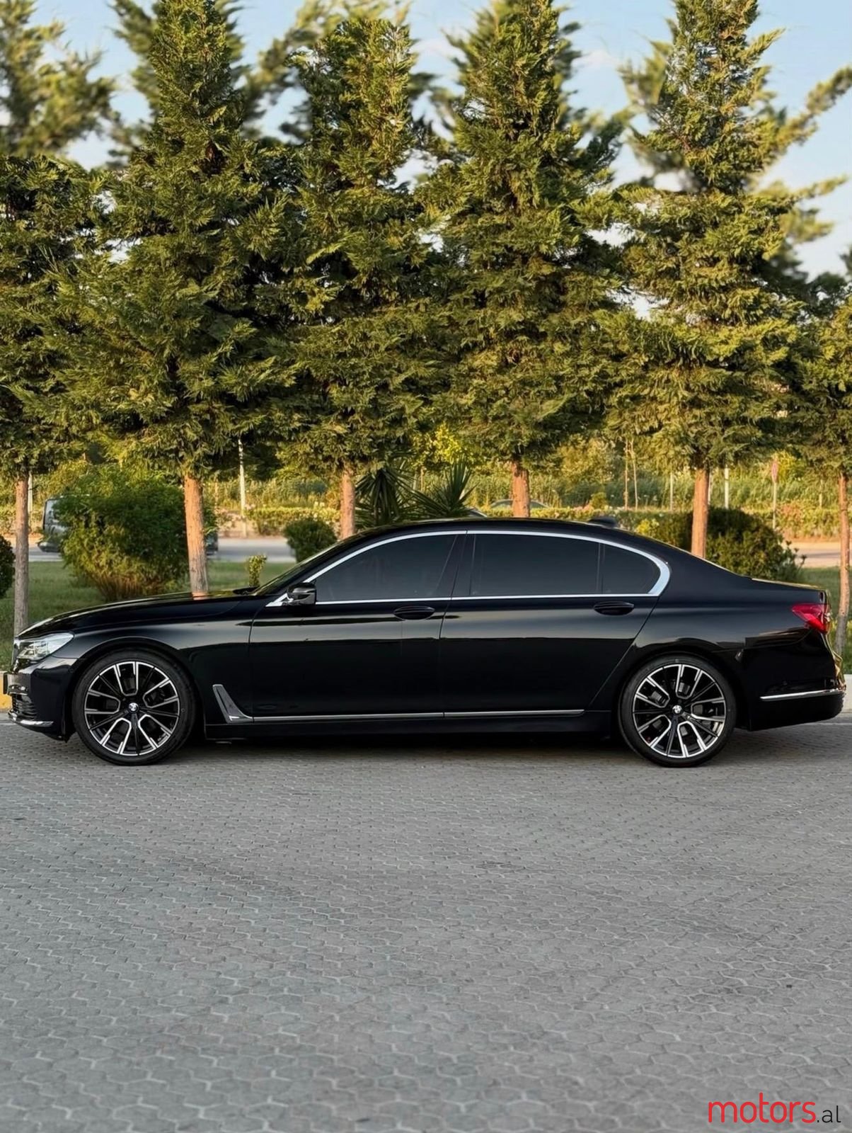 2016' BMW 730 photo #5