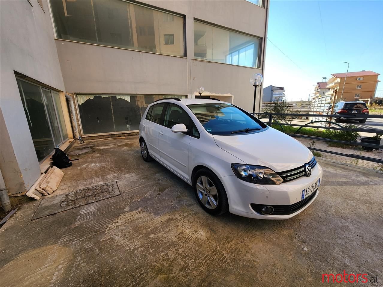 2010' Volkswagen Golf Plus photo #1