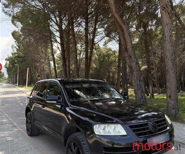 2005' Volkswagen Touareg photo #1