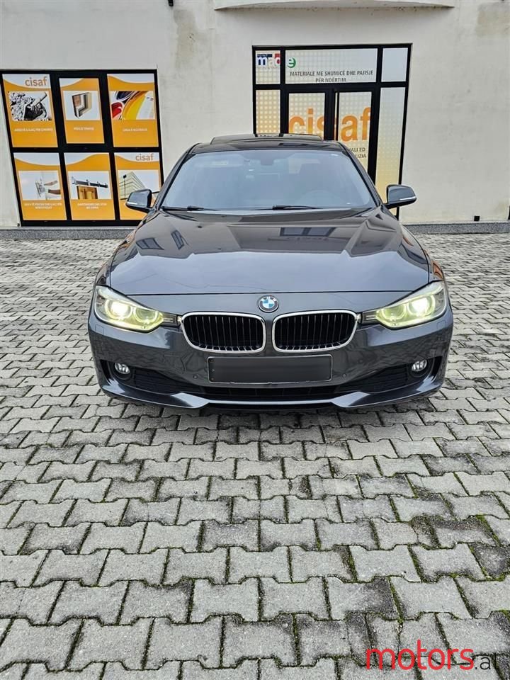 2013' BMW 320 photo #2