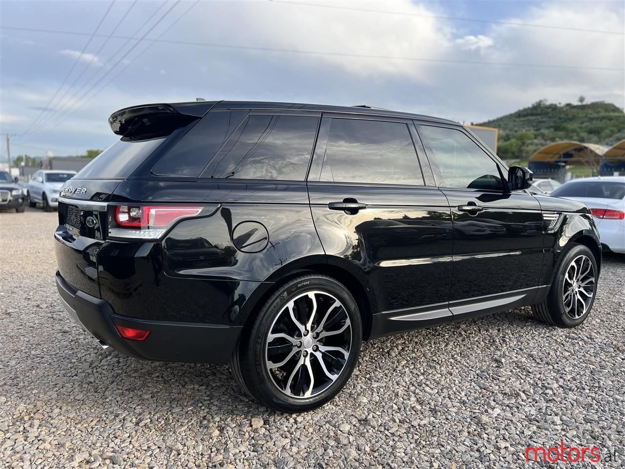 2016' Land Rover Range Rover Sport photo #2