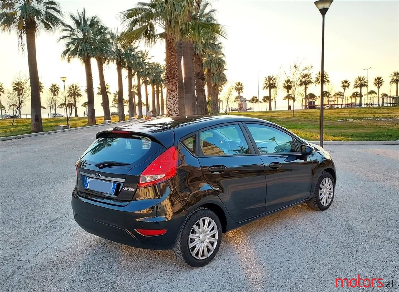 2012' Ford Fiesta photo #6