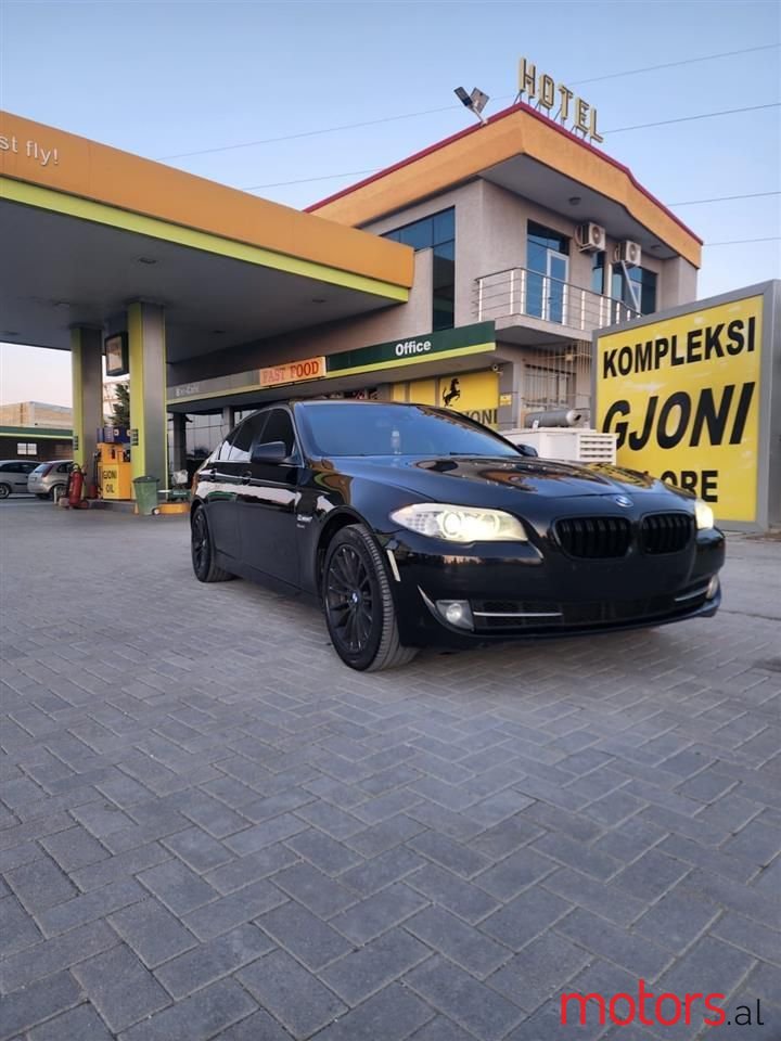 2012' BMW 530 photo #3