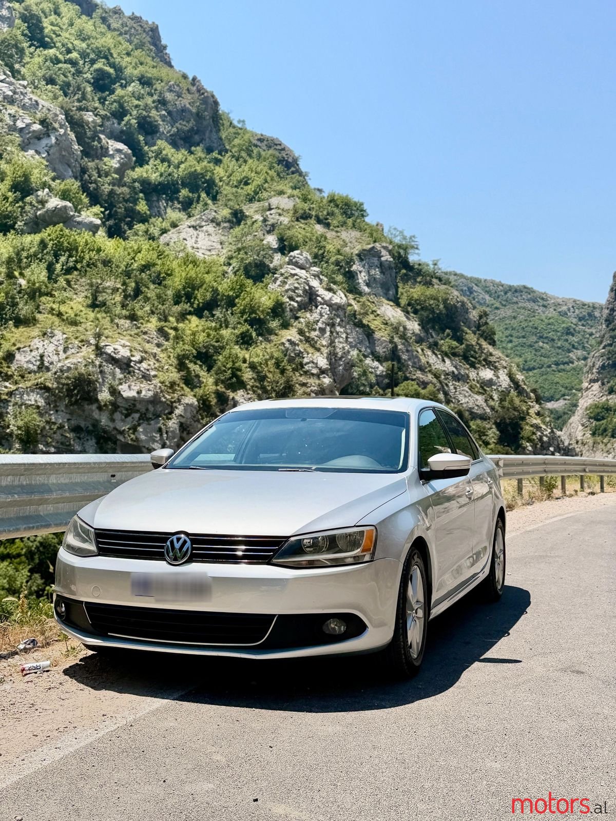2012' Volkswagen Jetta photo #2