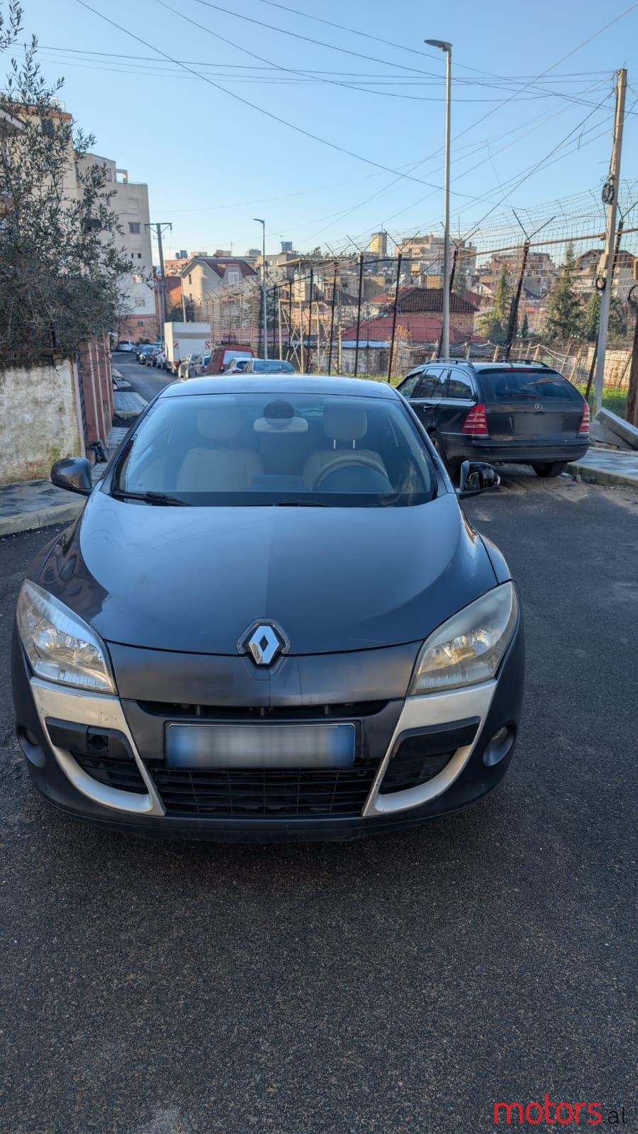 2012' Renault Megane photo #1