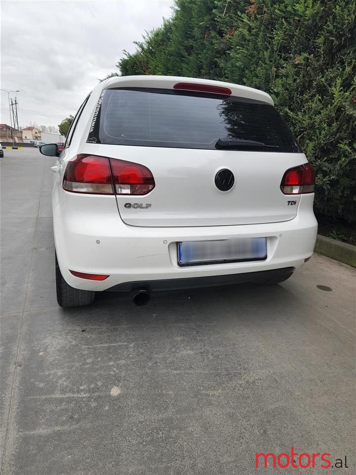 2011' Volkswagen Golf photo #3