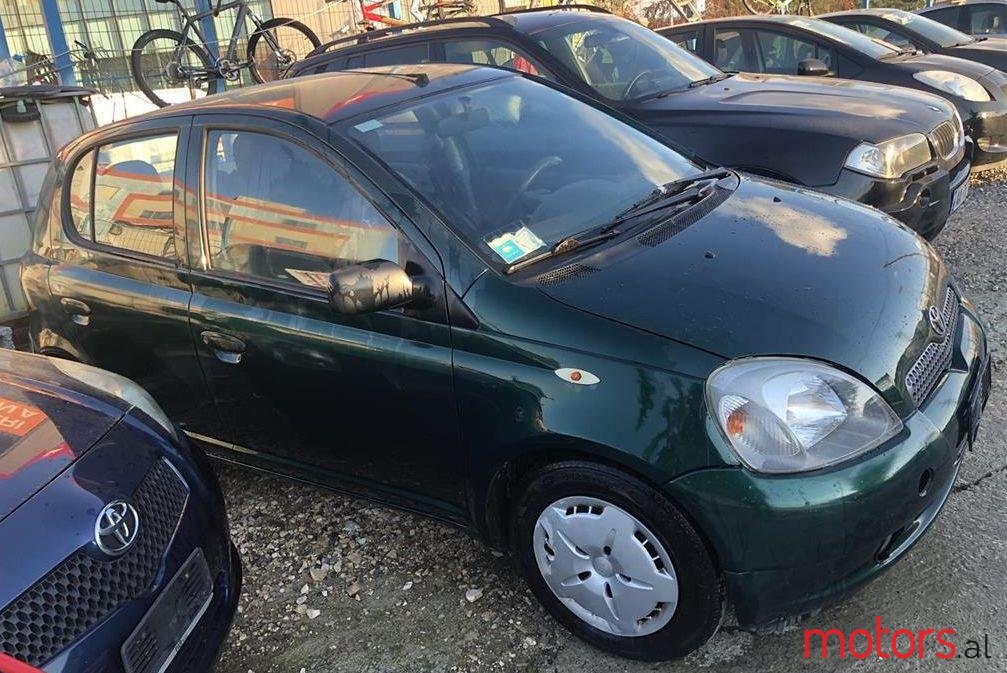 2004' Toyota Yaris photo #1