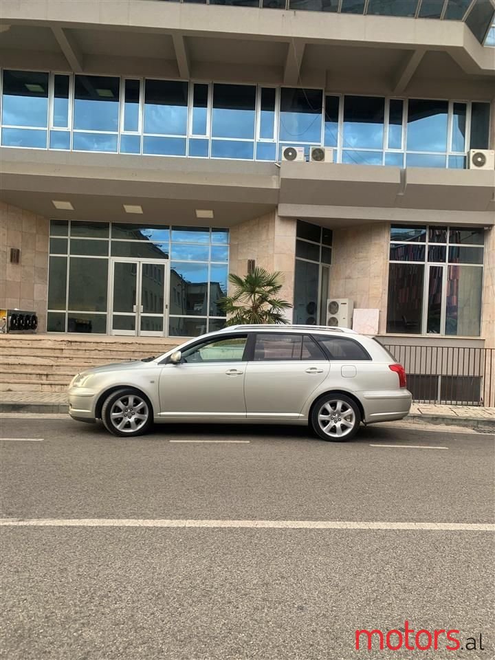 2005' Toyota Avensis photo #3