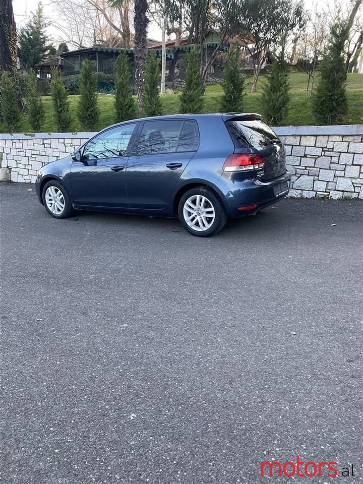 2010' Volkswagen Golf photo #5