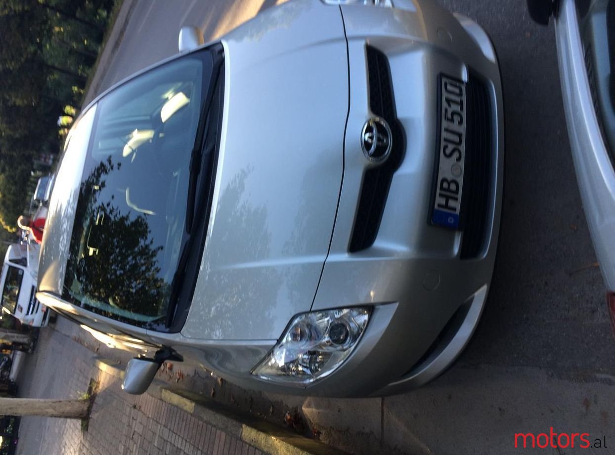 2008' Toyota Auris photo #1