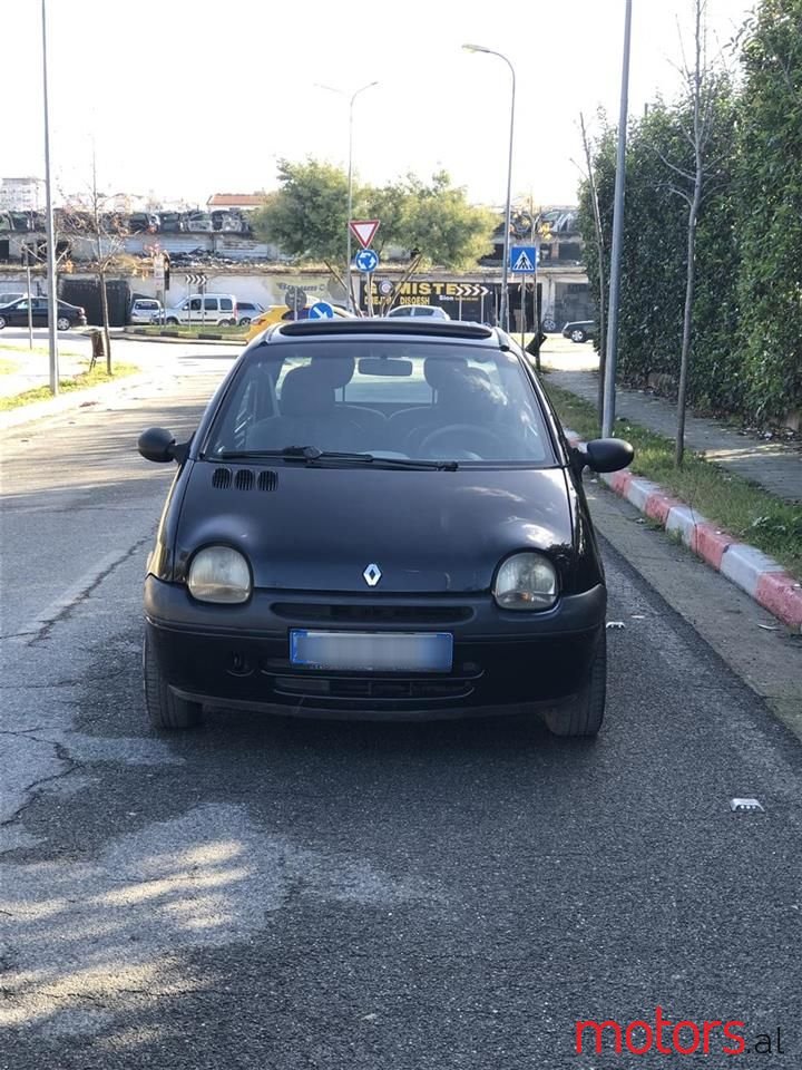 2005' Renault Twingo photo #2