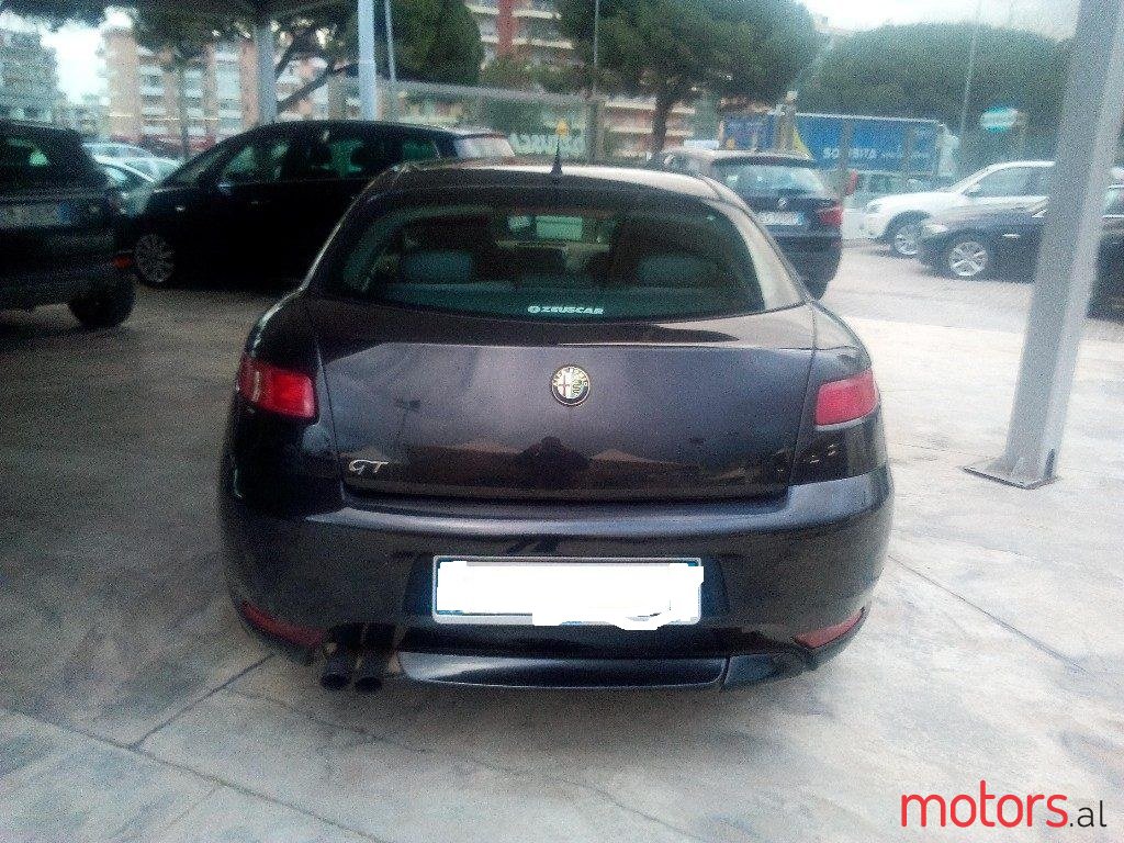 2005' Alfa Romeo GT photo #2