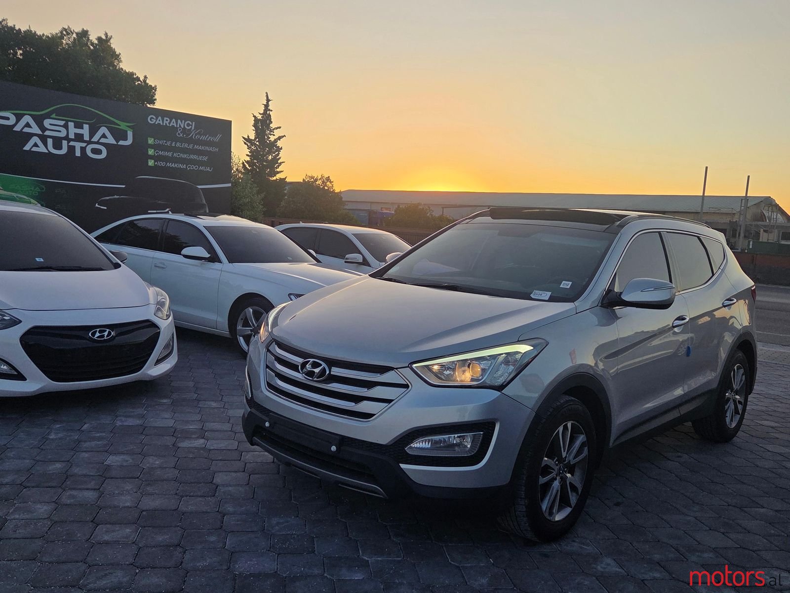 2014' Hyundai Santa Fe photo #2
