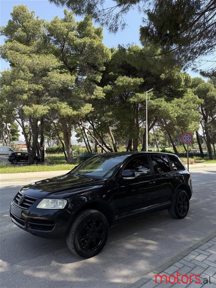 2005' Volkswagen Touareg photo #2