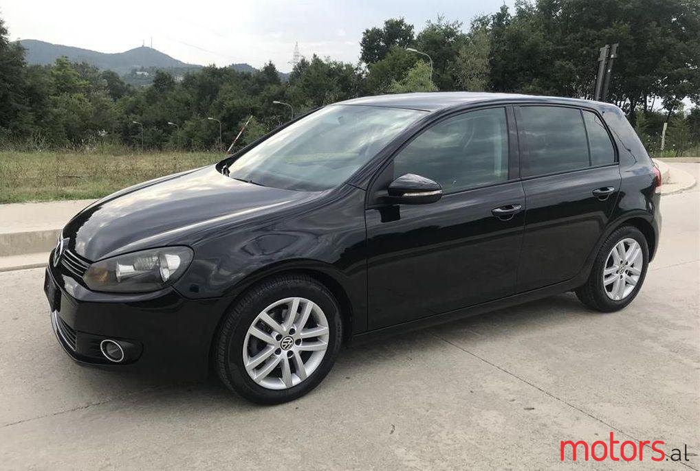 2009' Volkswagen Golf photo #1