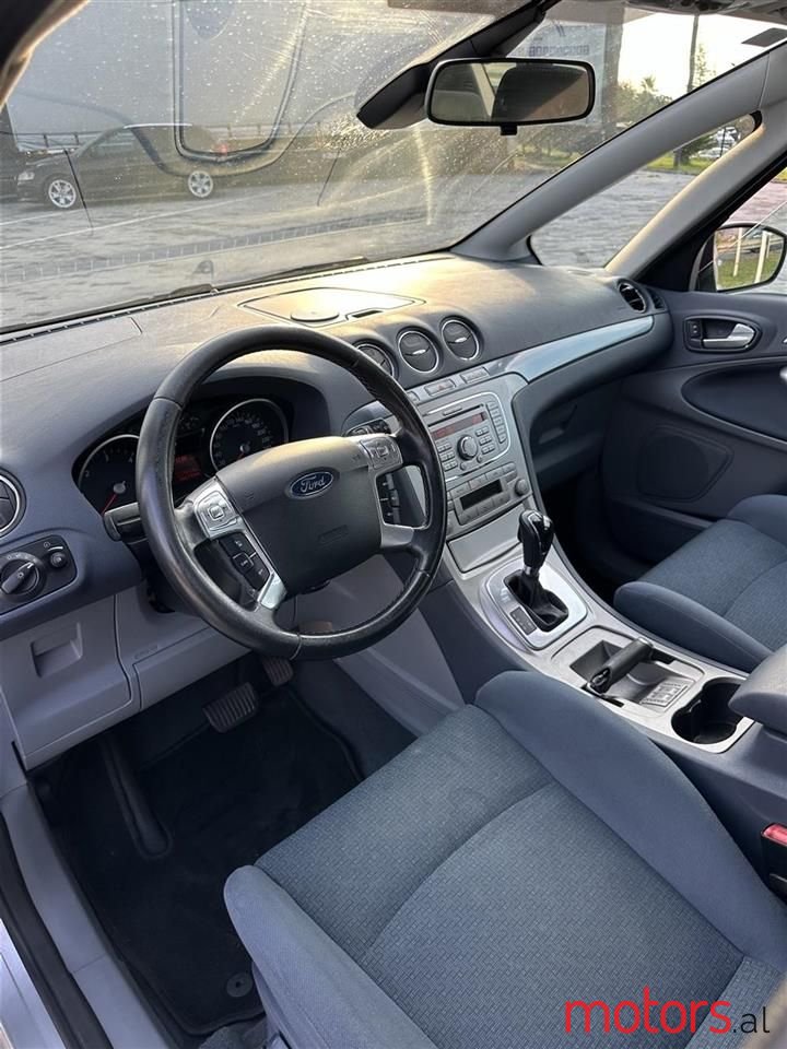 2008' Ford S-Max photo #4