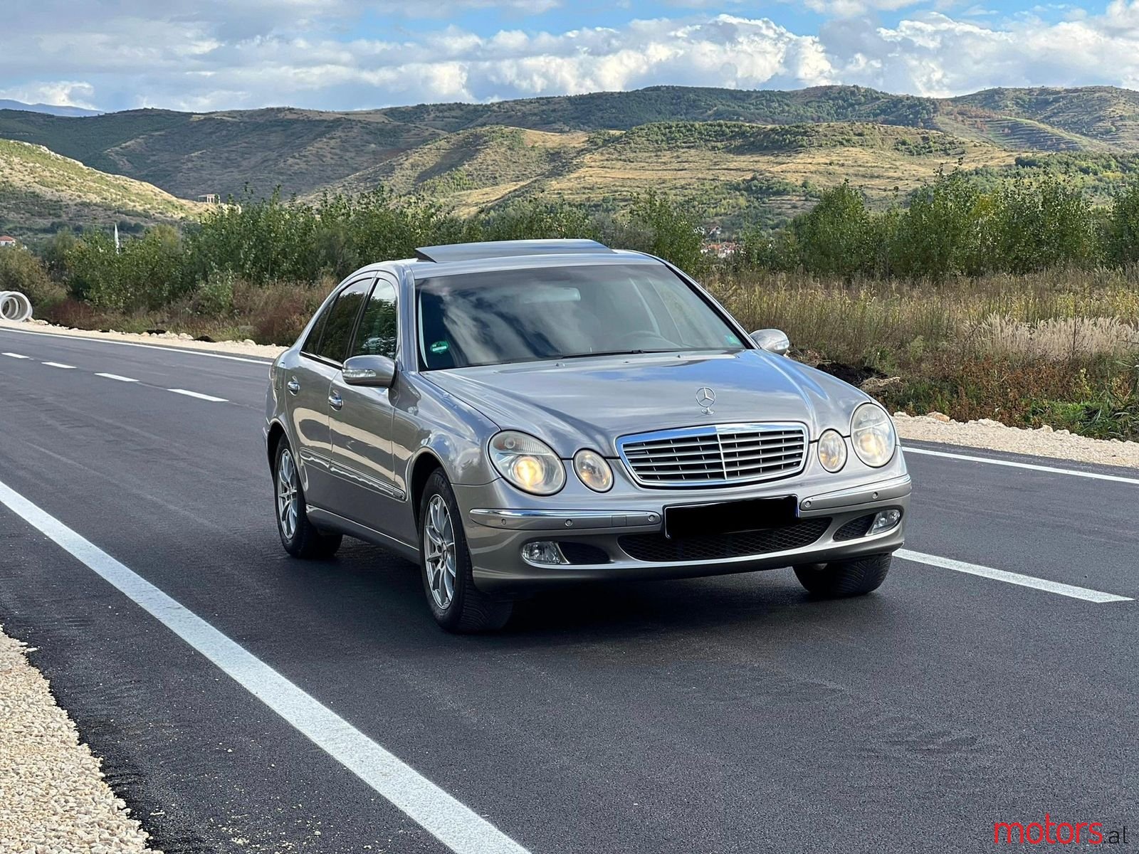 2004' Mercedes-Benz E 240 photo #5