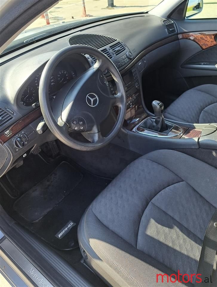 2005' Mercedes-Benz E 200 photo #4