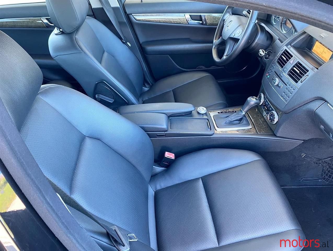 2011' Mercedes-Benz C 220 photo #3