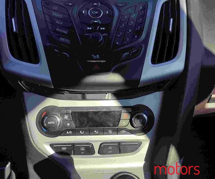 2012' Ford Focus photo #6