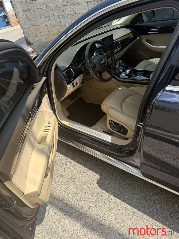 2012' Audi A8 photo #3