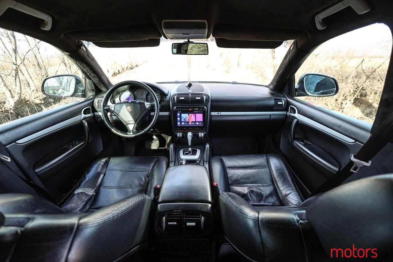2004' Porsche Cayenne photo #4