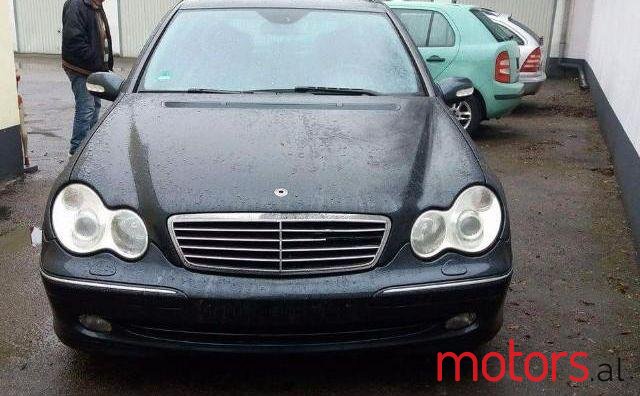 2003' Mercedes-Benz 220 photo #1