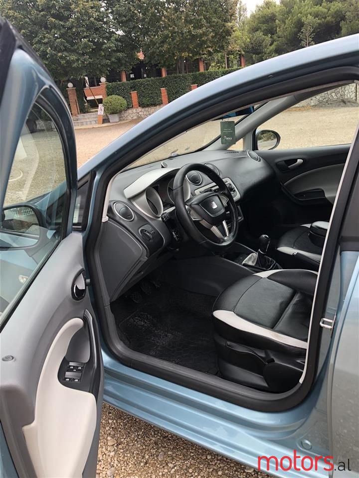 2010' SEAT Ibiza photo #3