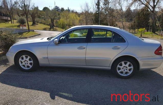 2004' Mercedes-Benz E-Class photo #1