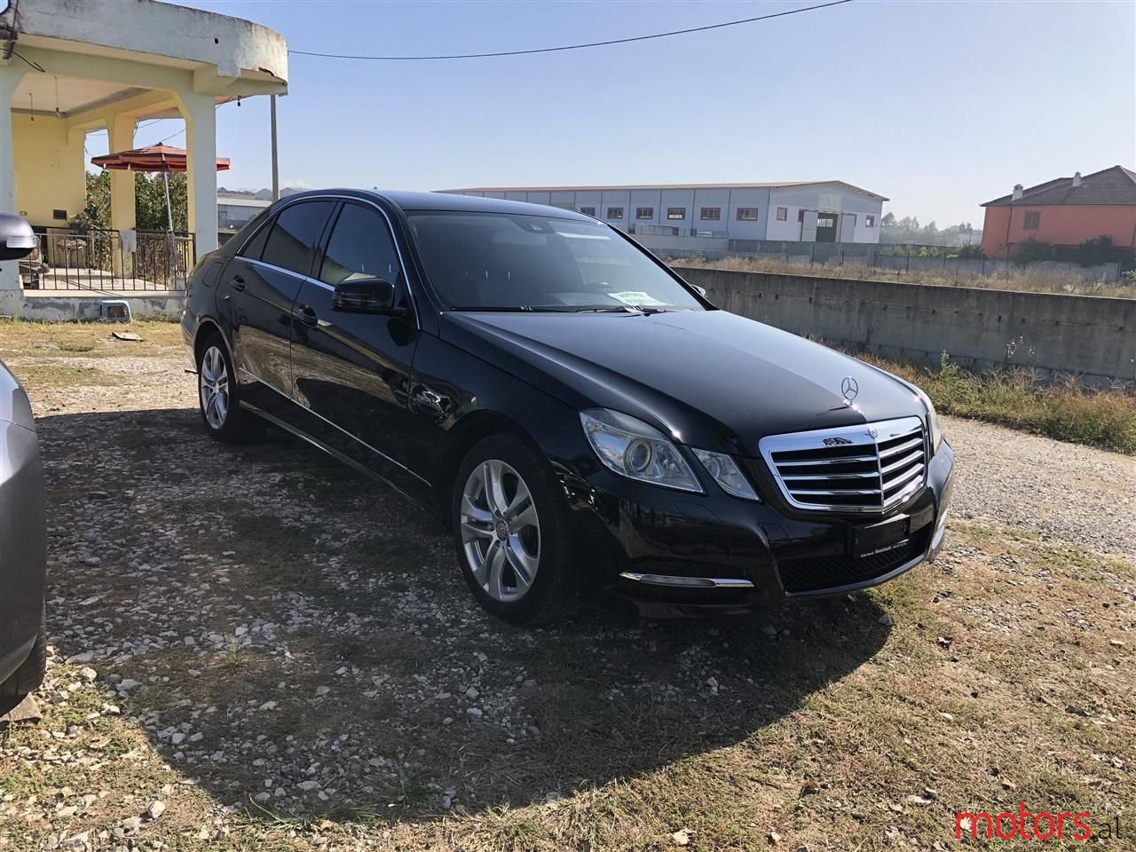 2011' Mercedes-Benz E 250 photo #2