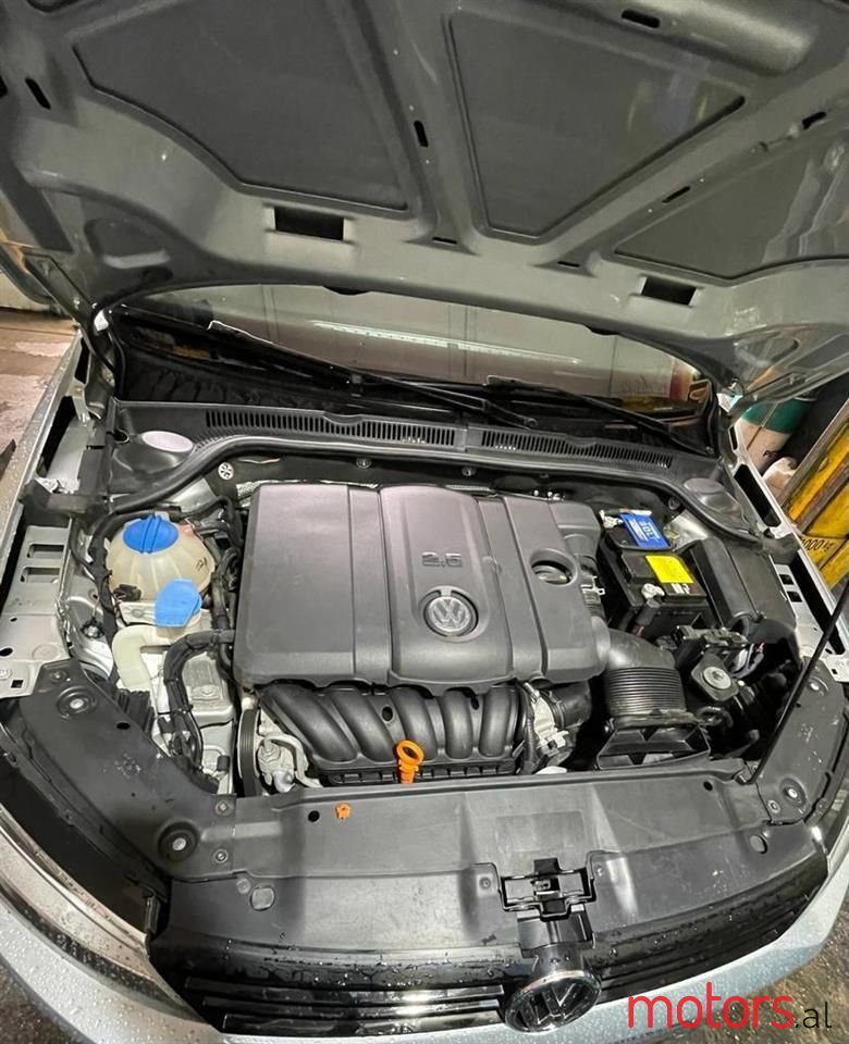 2011' Volkswagen Jetta photo #4