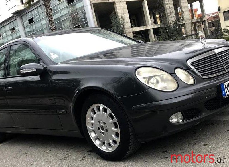 2003' Mercedes-Benz E 220 photo #1