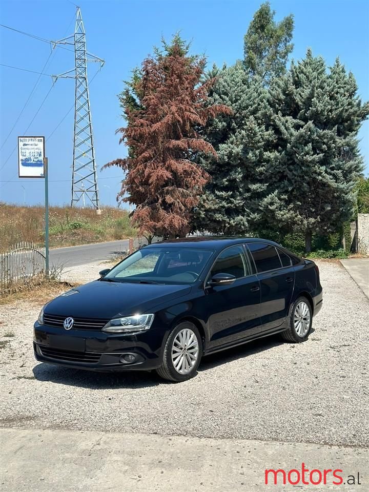 2012' Volkswagen Jetta photo #1